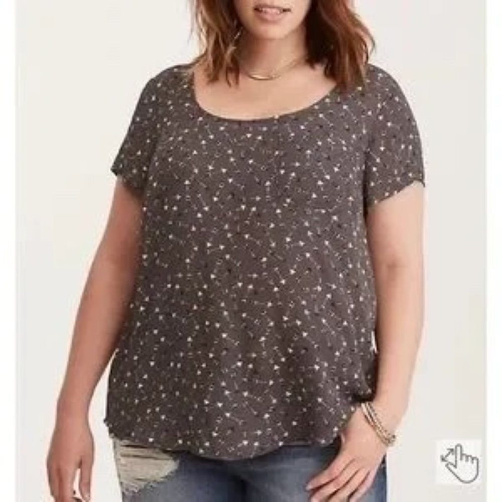 Torrid Blouse Shirttail Hem Plus Size 2X with Gray and multicolor Arrows Pattern